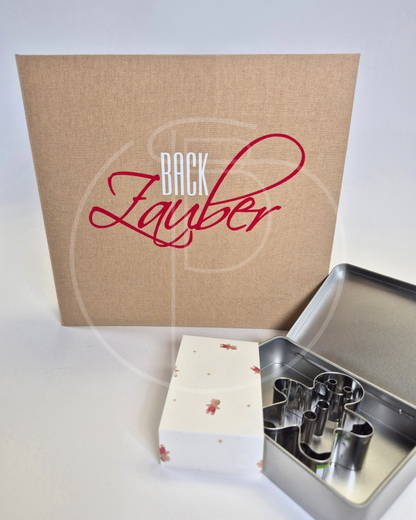 Backzauber Set – das Ringbuch für süße Rezepte mit Ausstechform