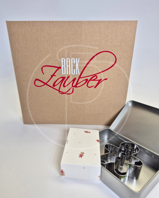 Backzauber Set – das Ringbuch für süße Rezepte mit Ausstechform